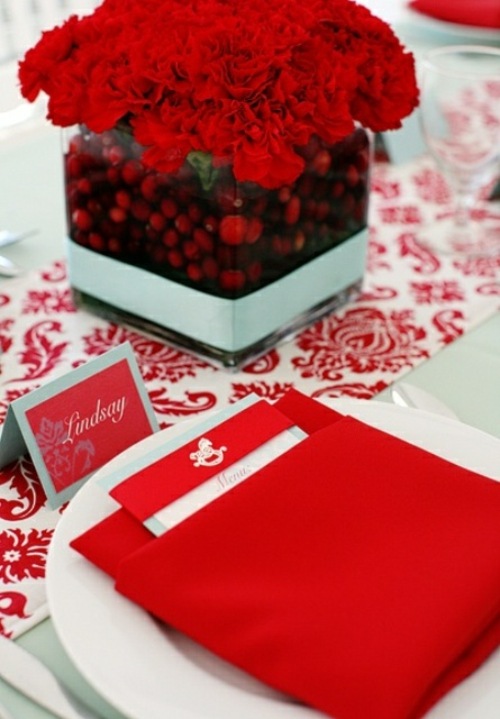 mariage noel deco table oeillet marque place rouge