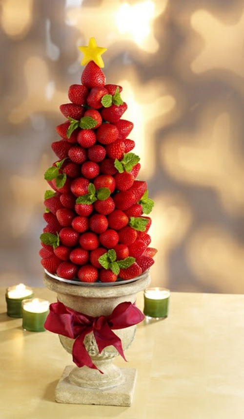 mariage noel deco table pile fraises cone