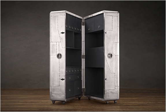 meuble design valise-restoration-hardware-blackhawk-secretary