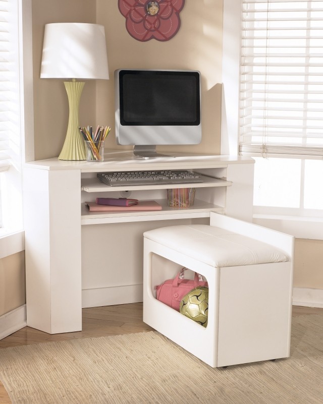 meuble-informatique-moderne-blanc-élégant-lampe-poser-tabouret-rangement meuble informatique