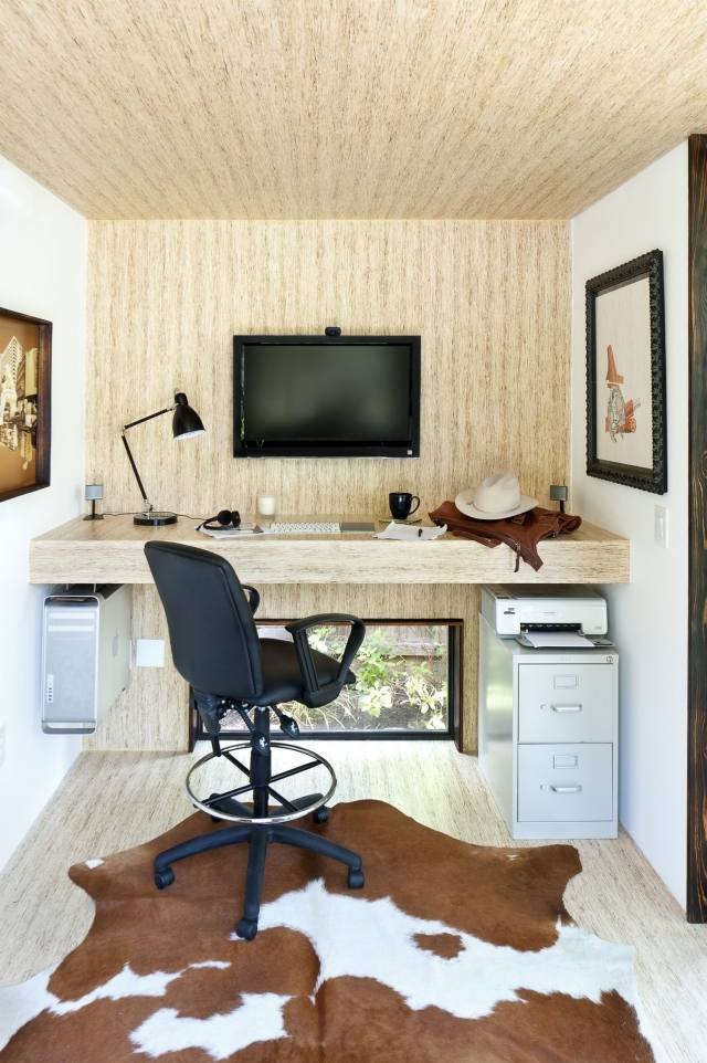 meuble-informatique-moderne-bois-tapis-chaise-noire meuble informatique