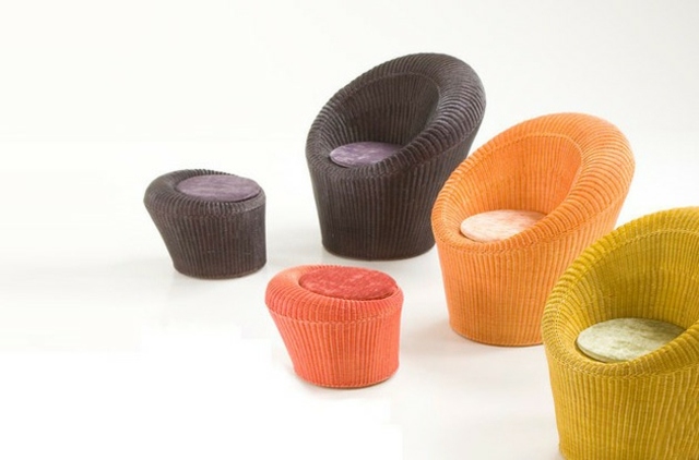 meubles design en rotin couleurs vives