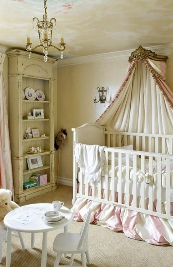 Look vintage et douceur dans cette chambre bébé  meubles rustiques 