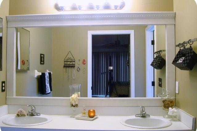 miroir-salle-de-bains-idée-originale-forme-rectangulaire-double-lavabo