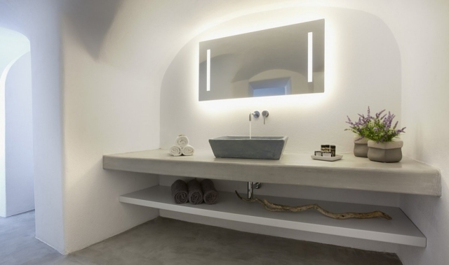 miroir-salle-de-bains-idée-originale-forme-rectangulaire-luminaire