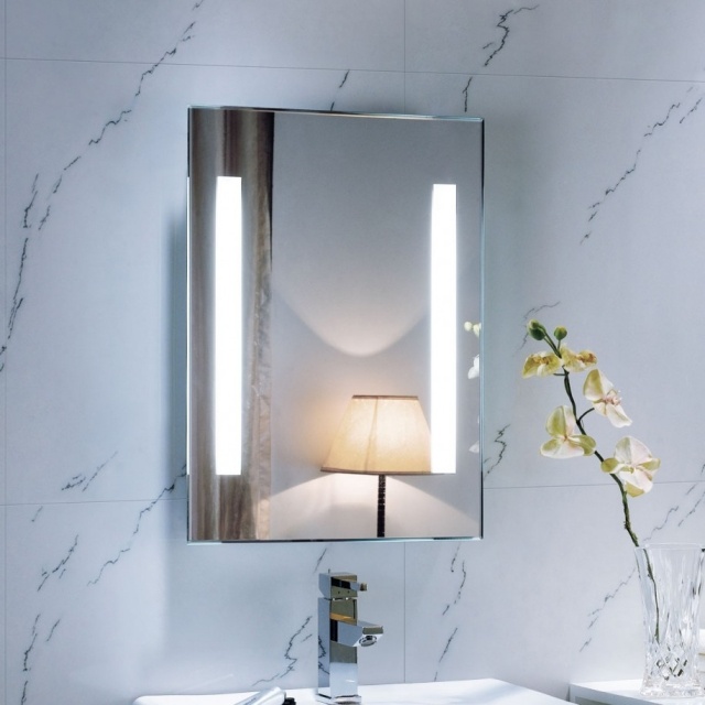 miroir-salle-de-bains-idée-originale-forme-rectangulaire-verticale