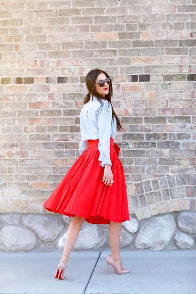 mode-automne-2014-couleur-tendance-rouge-jupe-midi-élégante-chaussures-élégantes-beige-semelle-rouge