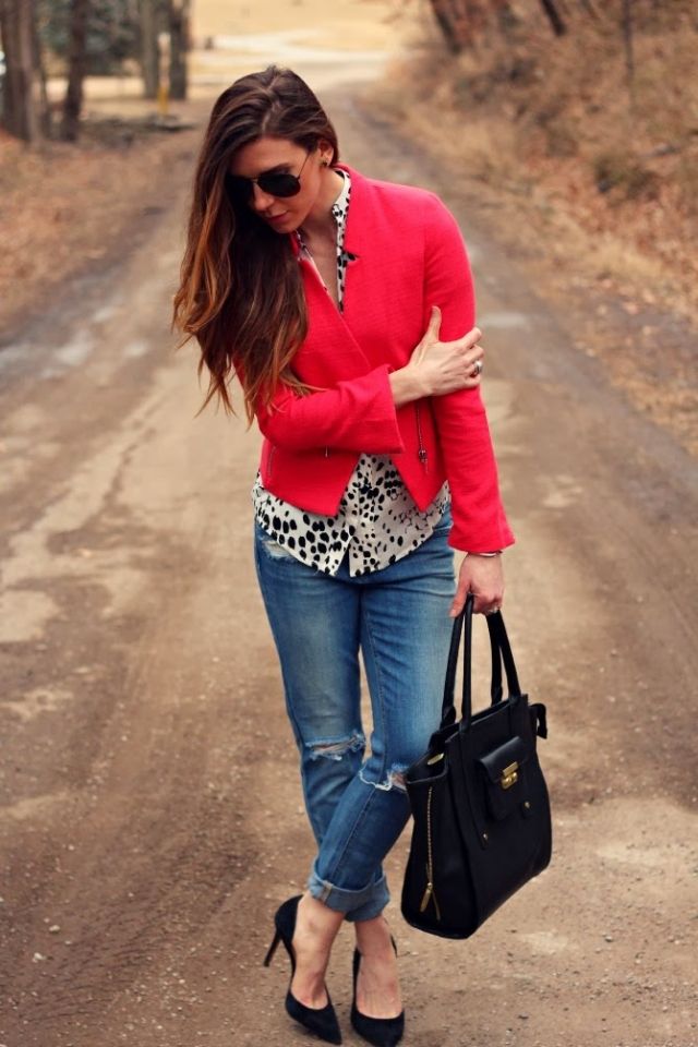 mode-automne-2014-couleur-tendance-rouge-veste-rouge-chemise-noir-blanc-jean-bleu mode automne 2014