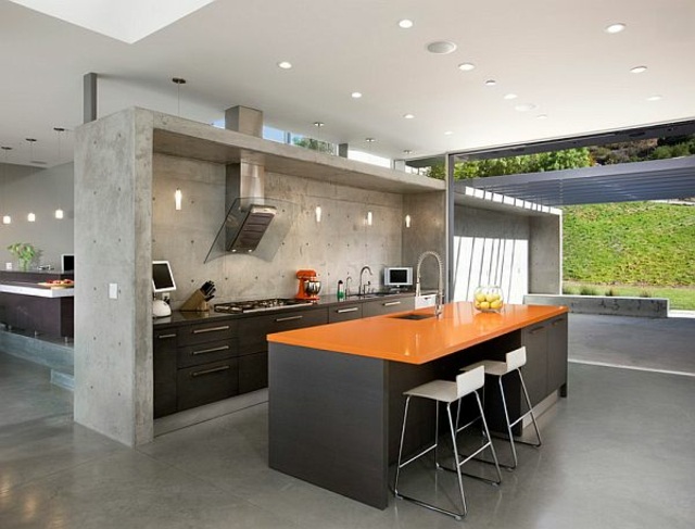 module fonctionnel beton cuisine plateau orange gris noir exterieur interieur vitre design