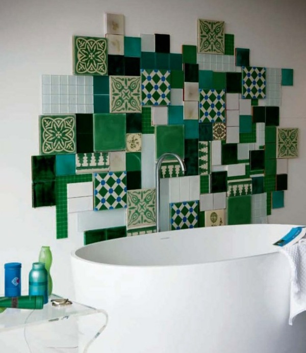 Mosaïque DIY avec des carreaux récupérés  vert motifs différents
