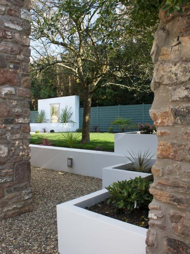 mur de jardin blanc pierre