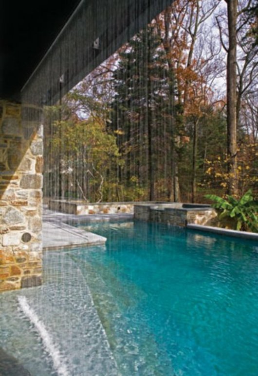 mur eau integre piscine moderne
