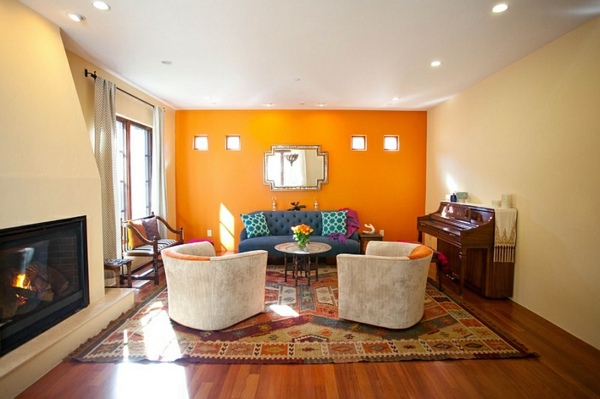 mur orange tapis colore salon marocain