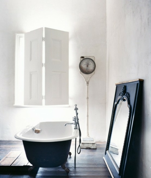 murs blanc baignoire ancienne