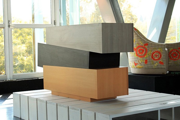 objet design armoire bois