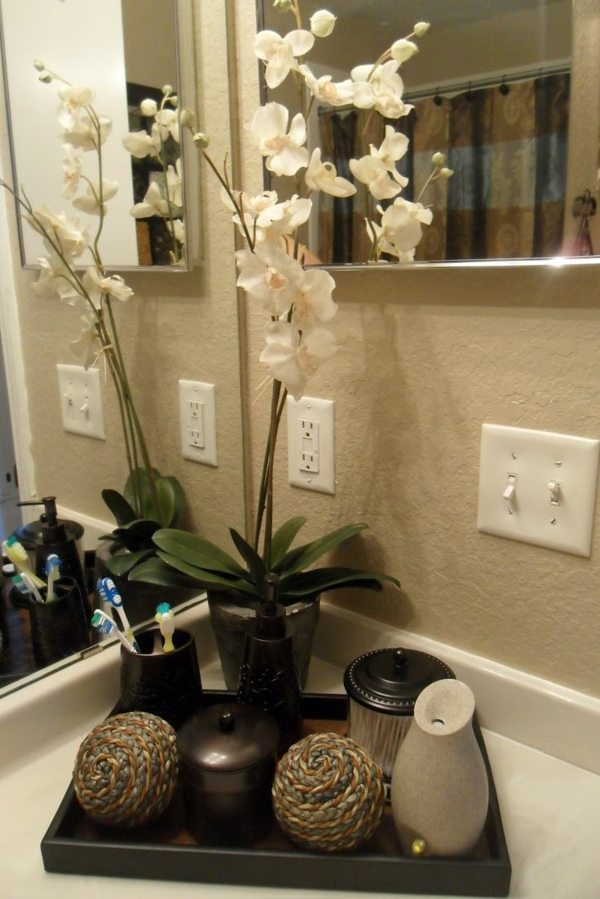 Les orchidées sont un choix de luxe et de style salle de bain déco