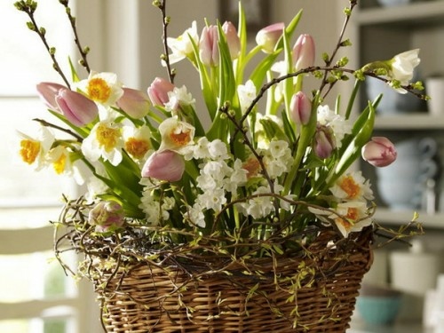 panier fleurs déco Pâques