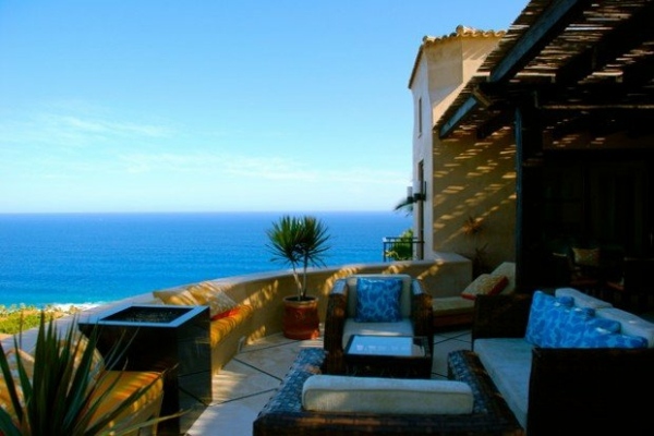 patio paradisiaque style méditerranéen vue sur la mer