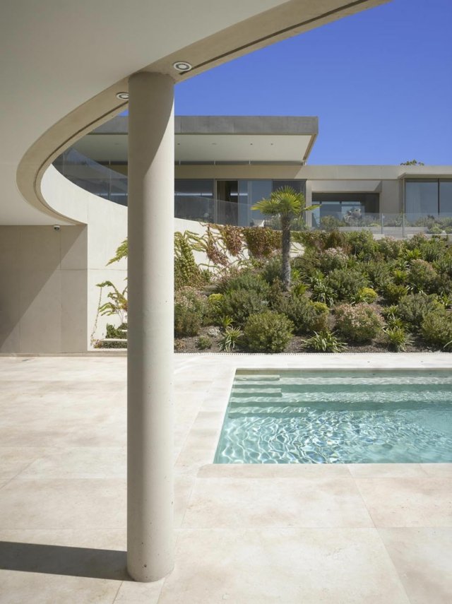 patio piscine moderne rond