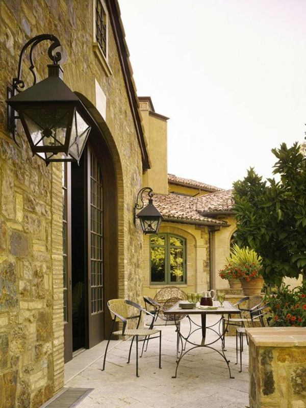 patio rustique style méditerranéen coin idyllique reposant