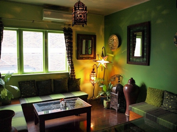 petit salon marocain murs verts