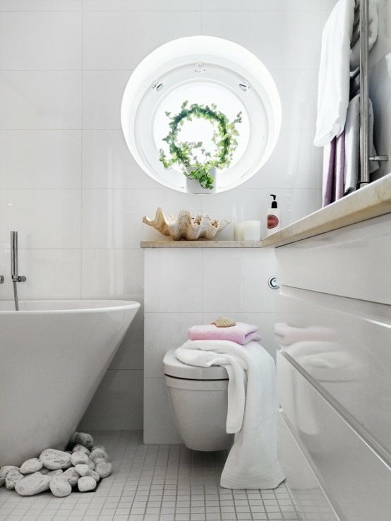 petite salle bains masculine blanche decoree style