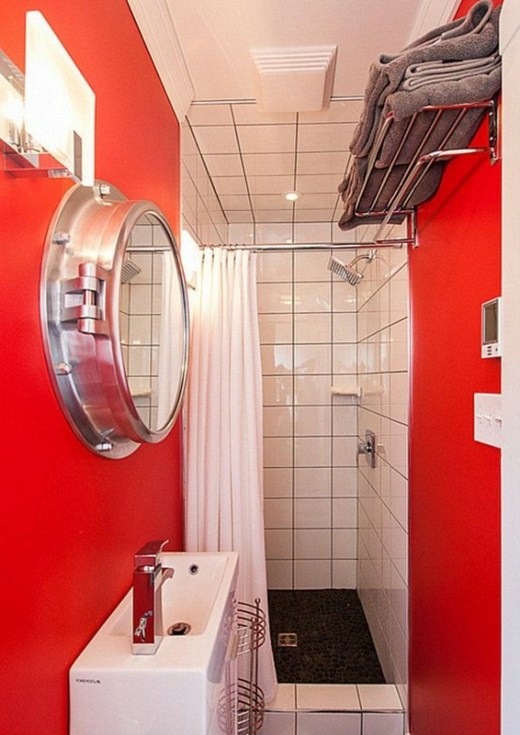 petits espaces cabine douche miroir hublot rouge