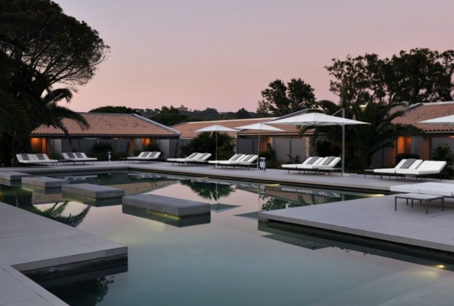 piscine design moderne hotel