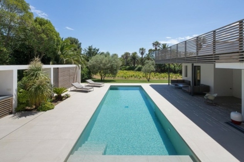 piscine longe maison moderne