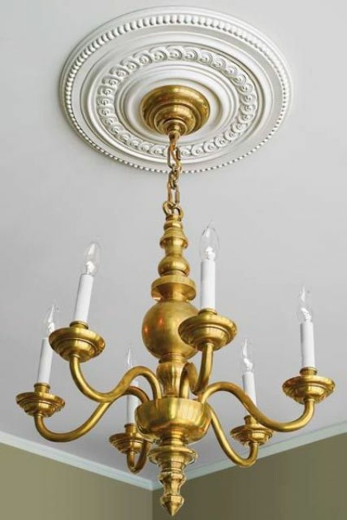 plafond vintage retro antique lustre medaillon dore bougie