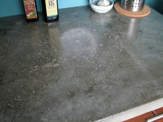 plan cuisine travail patine tache beton gris poli laque