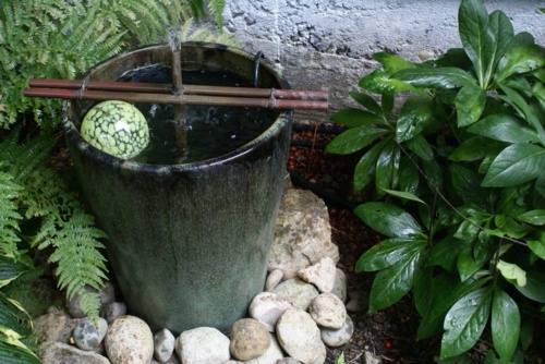 pot fleurs bambou eau ceramique caillou plante fontaine
