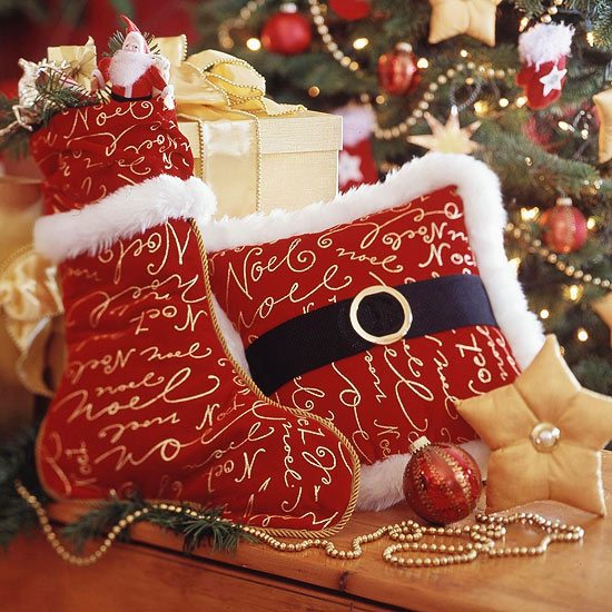 père-Noël-décoration-sympa-fête-chaussette-boules-etoiles