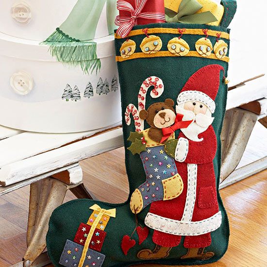 père-Noël-décoration-sympa-fête-chaussette-decorative