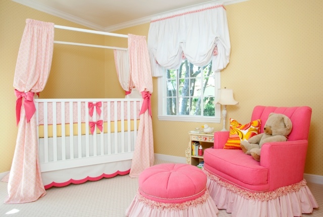 rideaux-chambre-bébé-idée-originale-forme-originale-couleur-blanche