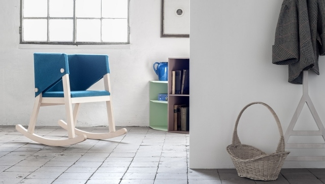 rocking-chair-bois-blanc-bleu-design-contemporain rocking chair