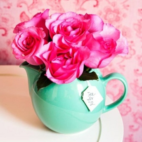 roses brillantes vase décor st valentin