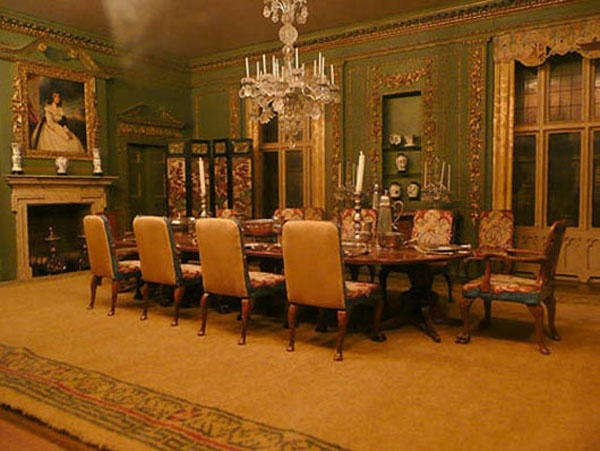 salle à manger style gothique mobilier