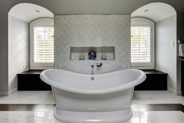 salle de bain design baignoire-îlot-Drury-Designs