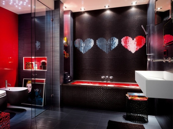 salle bain moderne originale noir rouge cœurs