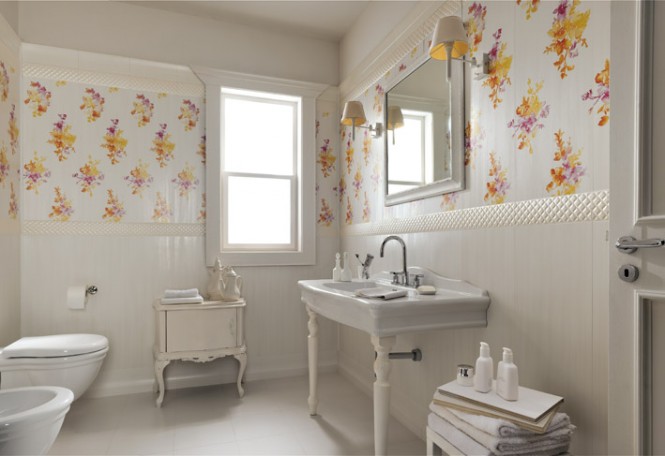salle de bain  carrelage blonc floral