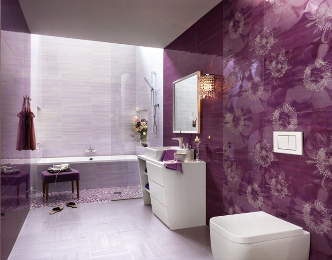 salle de bain en carrelage violet blanc