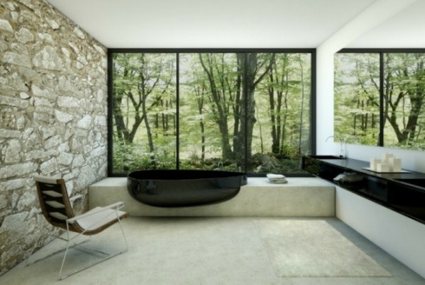 salle de bain moderne et rustique baignoire noire
