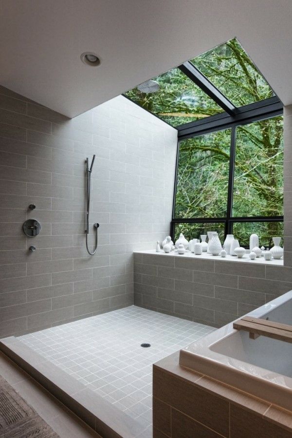 salle de bains carrelage gris velux moderne
