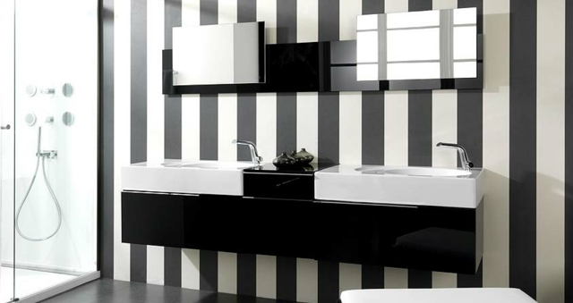 salle de bains décoration noire blanche
