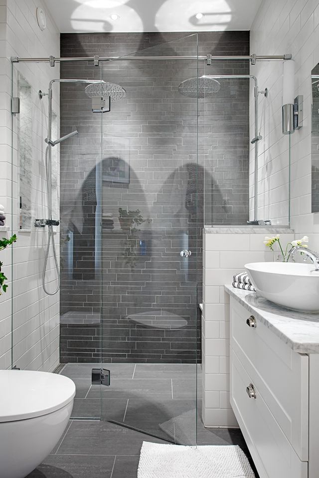 Salle de bains entièrement en gris carrelage nuance 