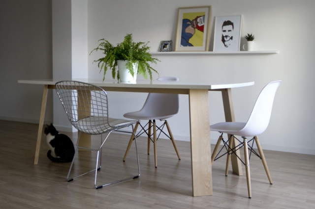 salle-manger-scandinave-chaises-Eames-déco