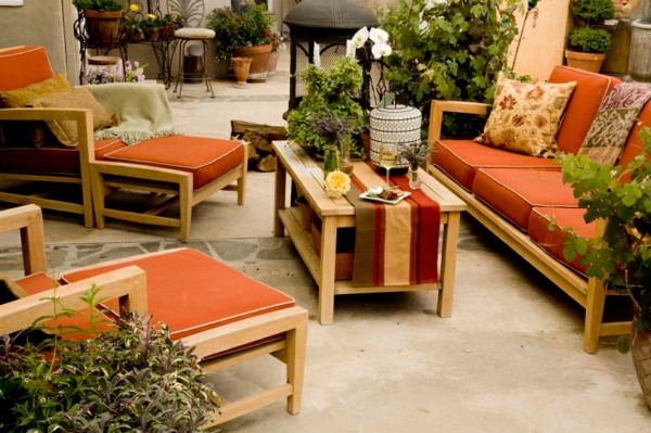 meubles bois tissu orange jardin