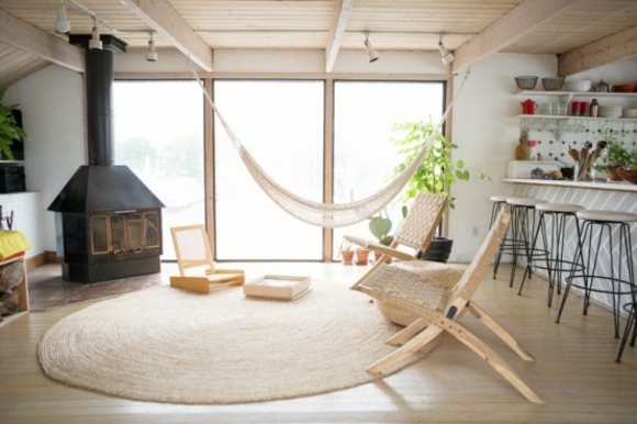 salon style rustique bois clair beau tapis rond