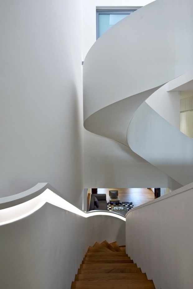 superbe escalier blanc formes organiques